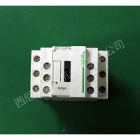西尼自動(dòng)扶梯 安全接觸器CAD32 扶梯配件 現(xiàn)貨 接觸器